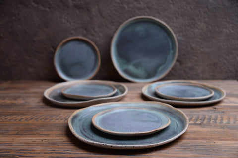 Handmade Stoneware Turquoise Speckled Slab-rolled Plate