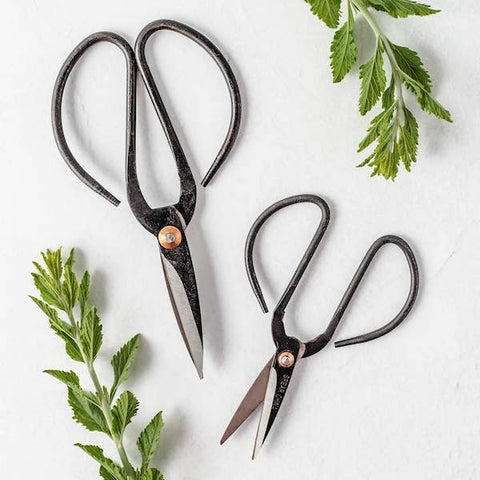 Black Metal Scissors | Vintage Inspired Shears: Medium 5 3/4"