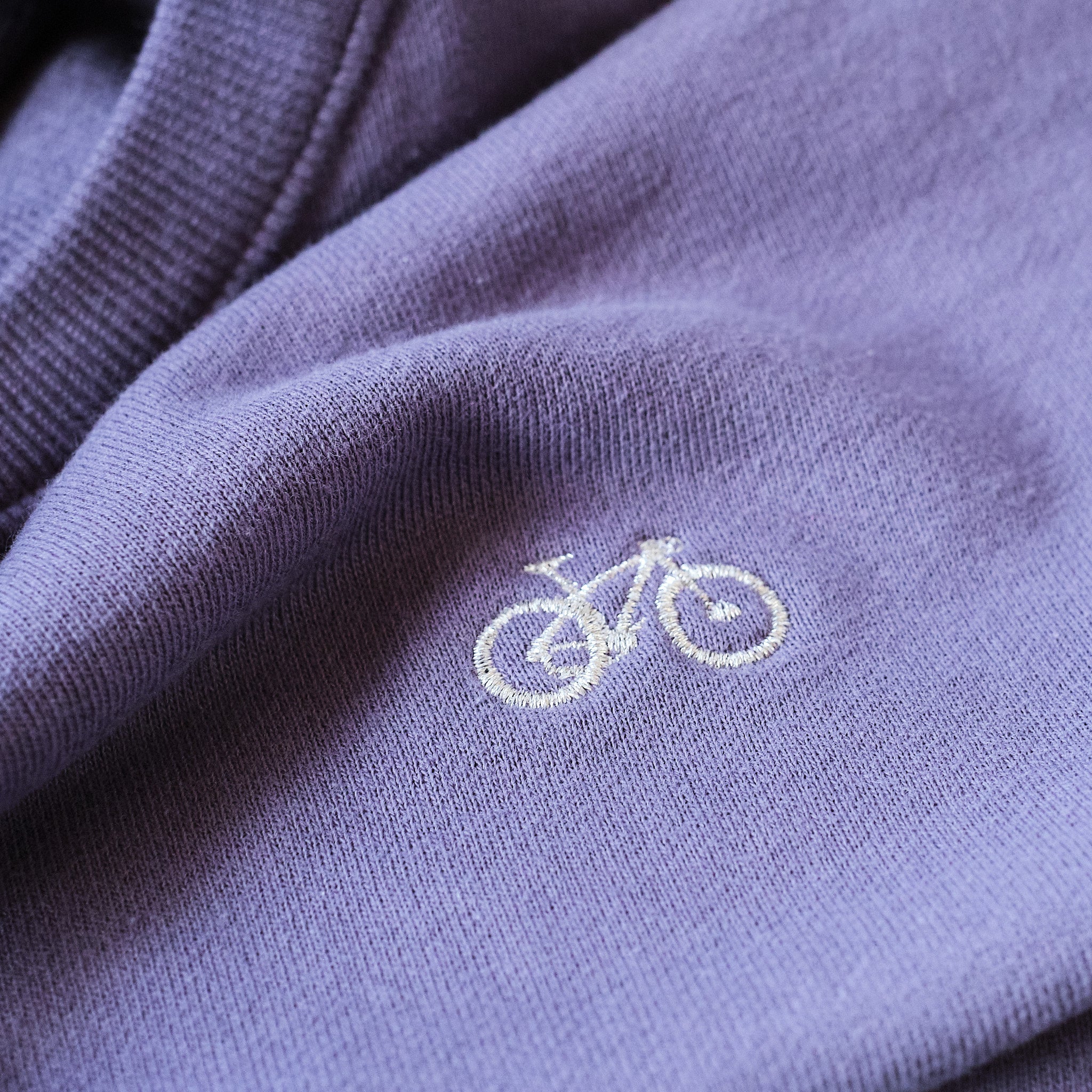 Women's Tiny Mounatin Bike Embroidered Sweatshirt, silver plum